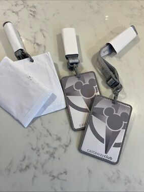 Castaway Club Luggage Tags – Gray & White Disney Mickey Design
